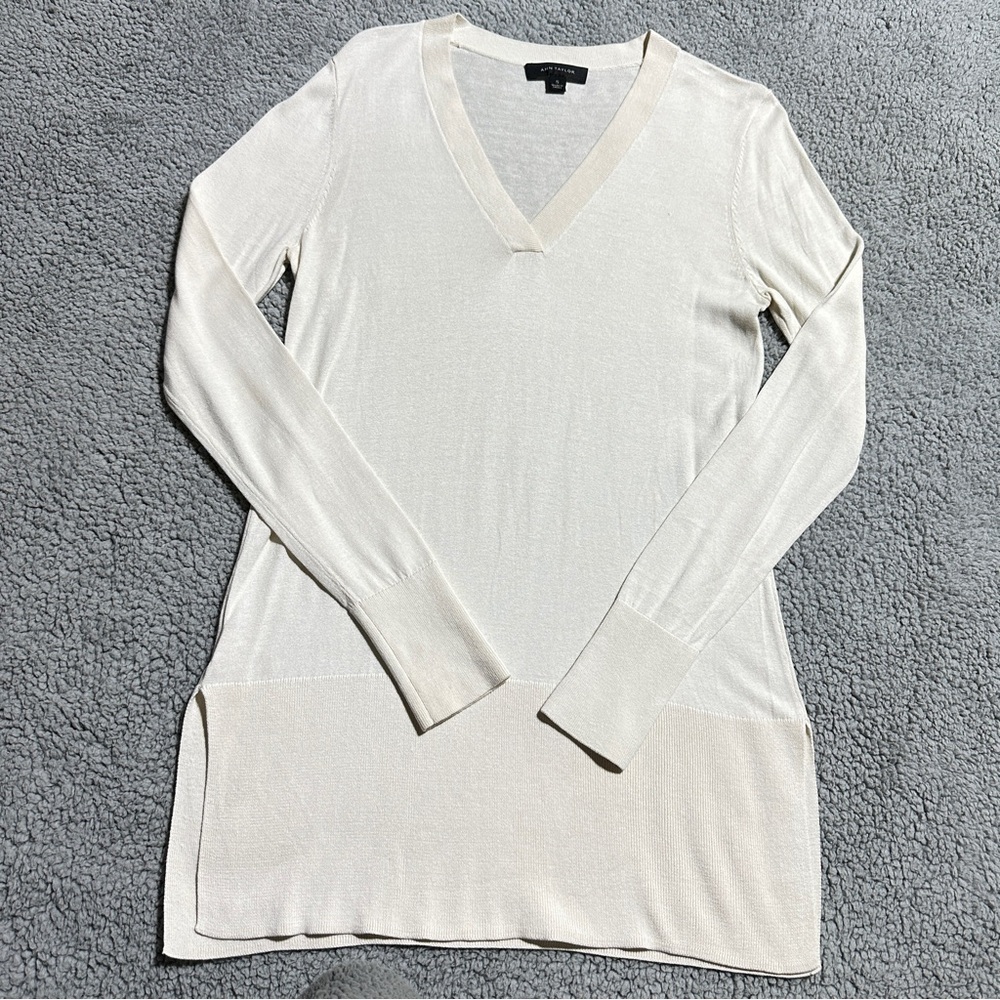 👉Ann Taylor Silk-Blend V-Neck Tunic Sweater – Ivory, Size S (70% Silk/30% Cotton